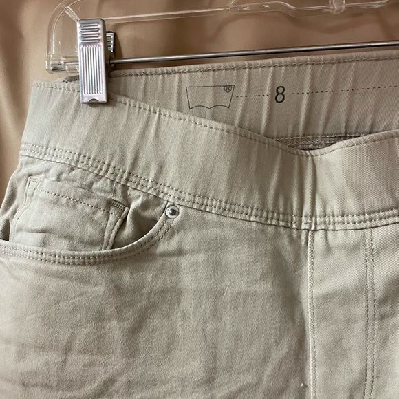 Levi’s skinny khaki pants size 8 - Picture 2 of 8
